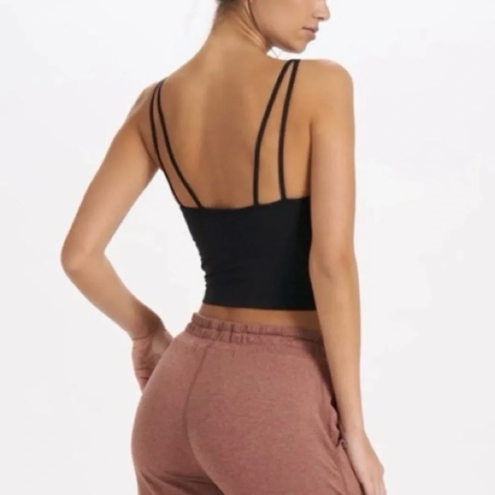 Vuori Halo Performance Crop Tank Heather Black - Picture 2 of 13